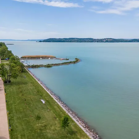 Panoráma Zamárdi, Kilátás A Tóra, Terasz Apartamento *