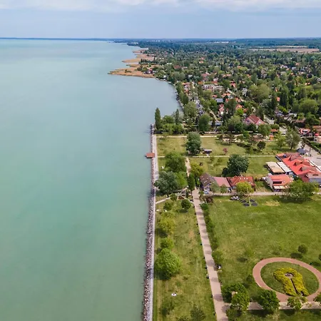 Panoráma Zamárdi, Kilátás A Tóra, Terasz *